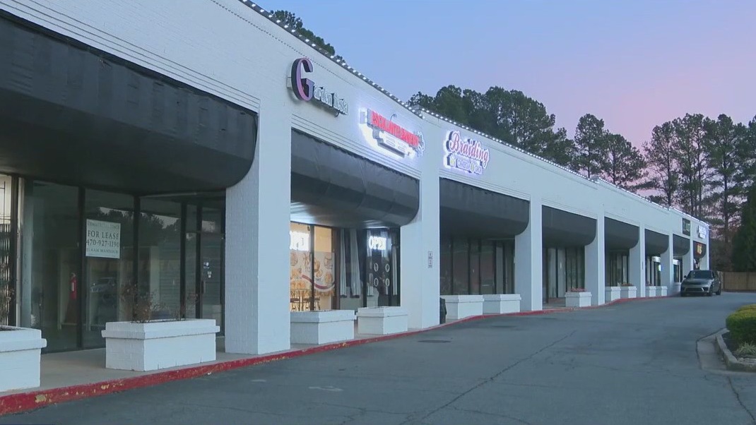 Break-ins hit Peachtree Corners shopping center