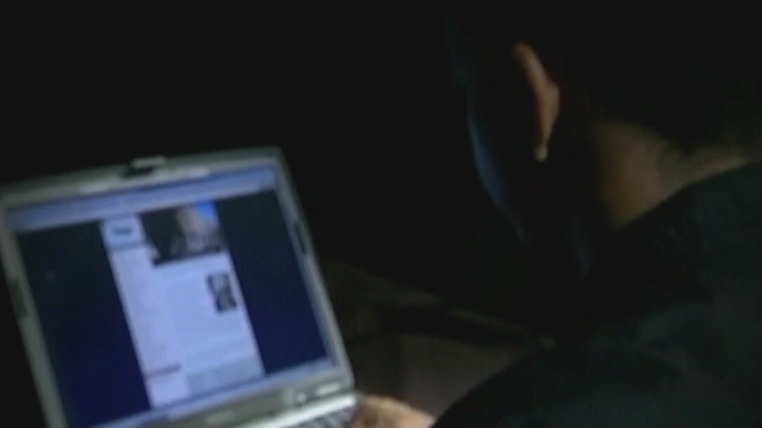 Scammers lick their chops as students return to school