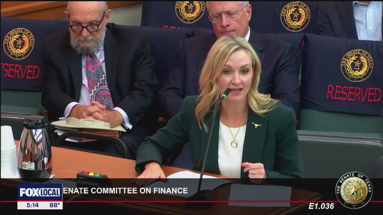 Hollywood in Cowtown? The Fort Worth mayor hopes so.