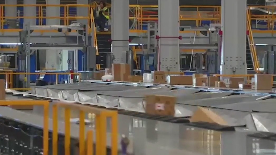 Online holiday shoppers face tight shipping deadlines