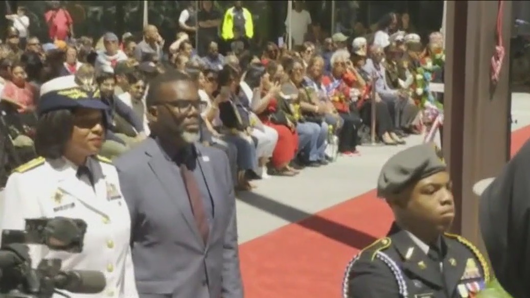Chicago Memorial Day Parade, Wreath Laying Ceremony honors fallen heroes