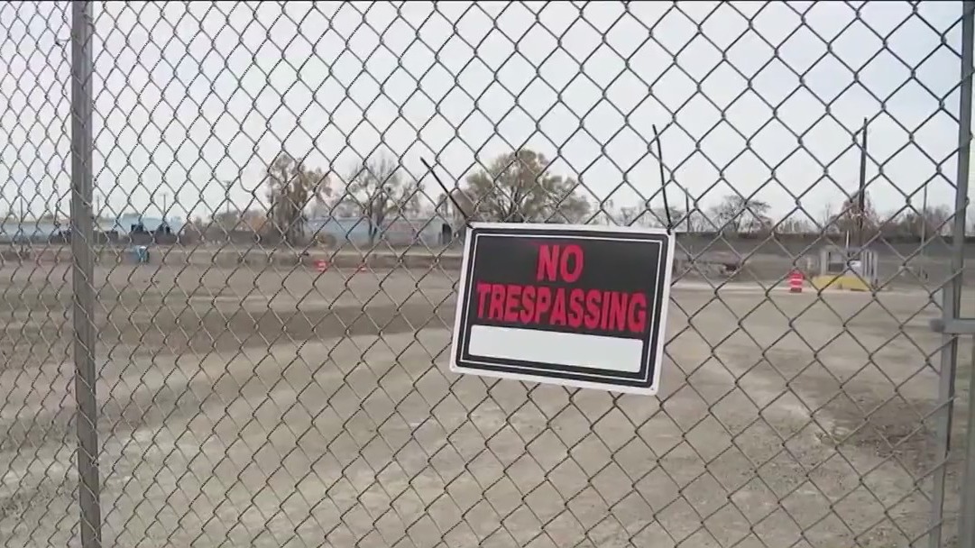 State halts construction on Chicago migrant camp