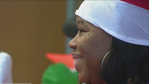 Chicago principal brings 'Elf on the Shelf' to life