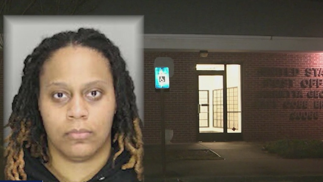 Postal worker nabbed in mail theft sting