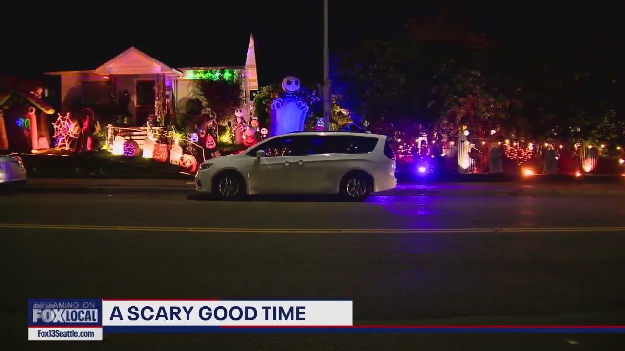 Annual Halloween tradition at Tacoma, WA home