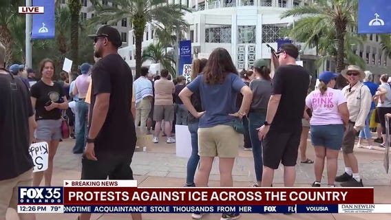 Large crowds gather as ICE Protests break out in Downtown Orlando