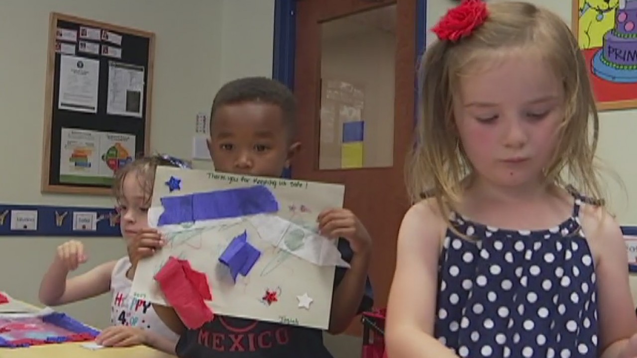 Students write letters of thanks to soldiers