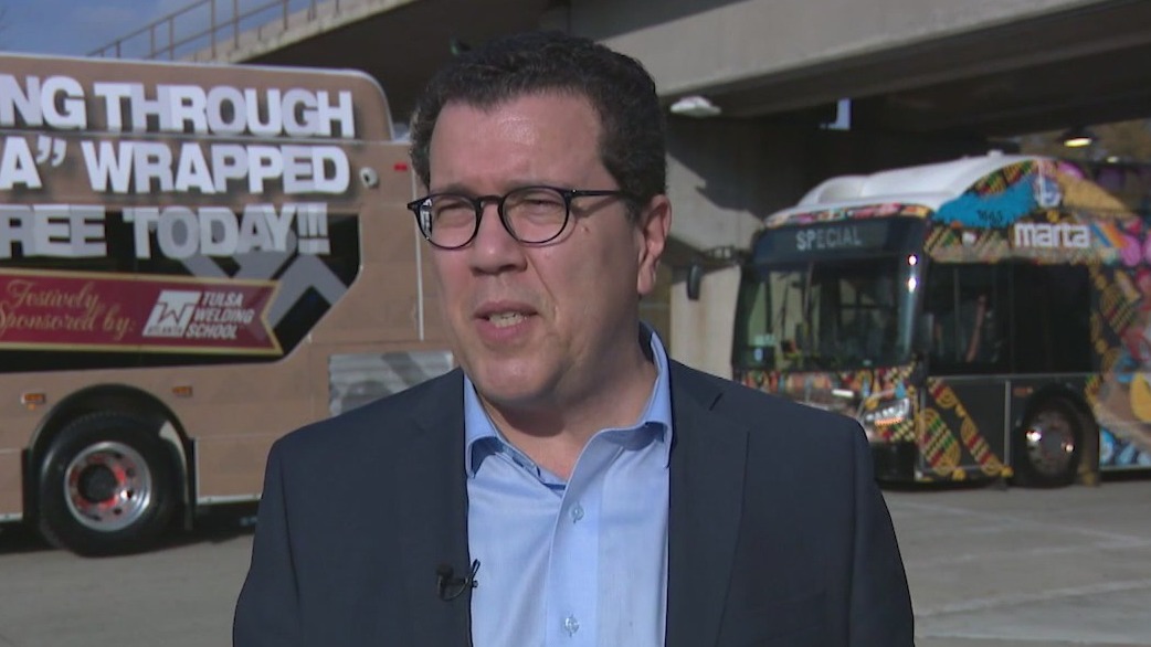 MARTA unveils holiday bus