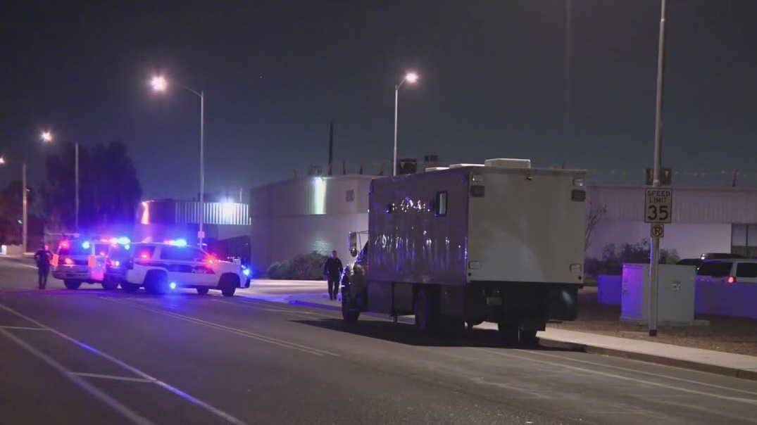 Man in custody after overnight police situation | FOX 10 Phoenix