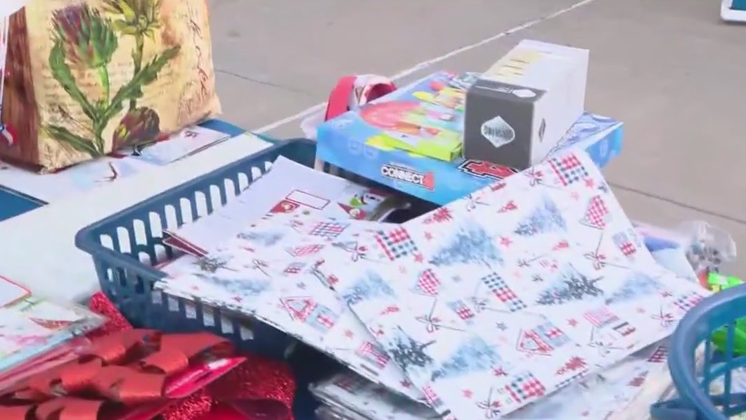 Shop with a Cop event held in Phoenix