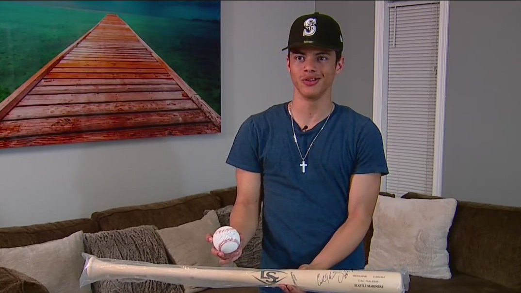 What happened to Cal Raleigh's home run ball that clinched playoffs for Seattle Mariners?