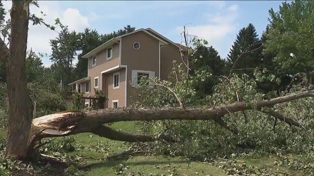 'No time to react': Suburban man describes being caught in tornado