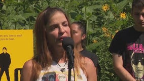 Parkland parents visit Highland Park to bond over tragedies