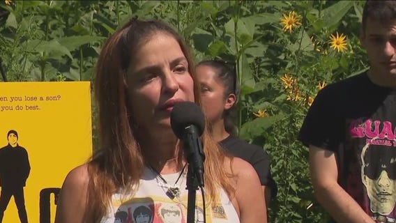 Parkland parents visit Highland Park to bond over tragedies