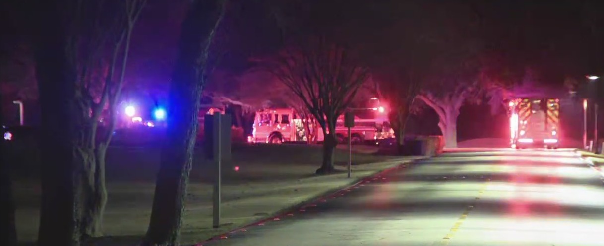 Sheriff: 2 injured after small aircraft crashes on golf course in west Harris County