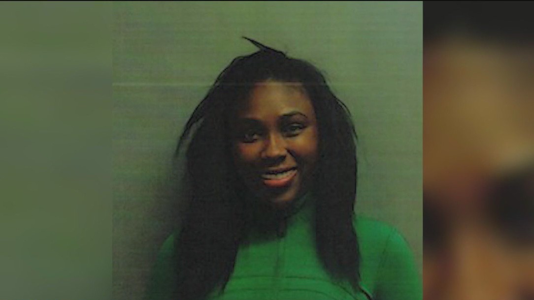 Woman facing multiple charges after police chase on Dan Ryan | FOX 32 ...