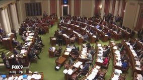 Minnesota Lawmakers, Governor Dayton take fight to court