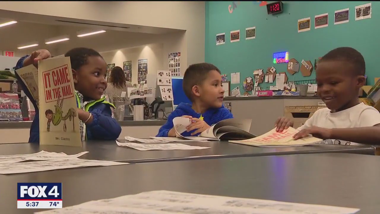 Richardson ISD students take home free books
