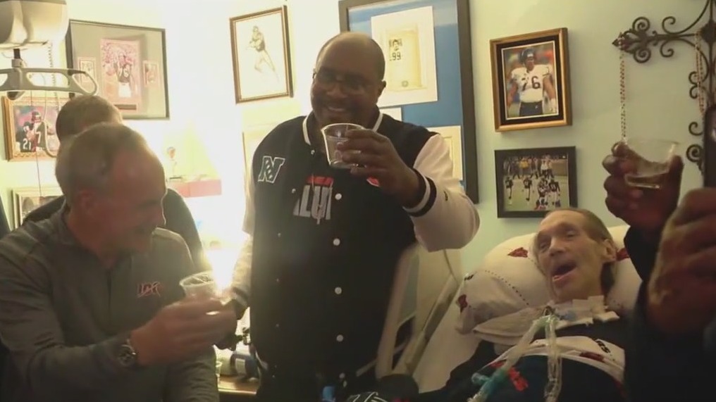 Family, friends gather as Steve McMichael enters NFL Hall of Fame