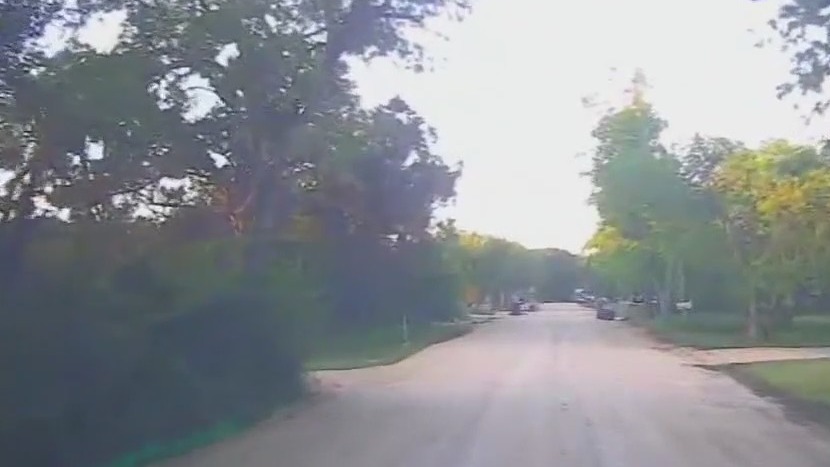 Cops looking for Leander carjacking suspects