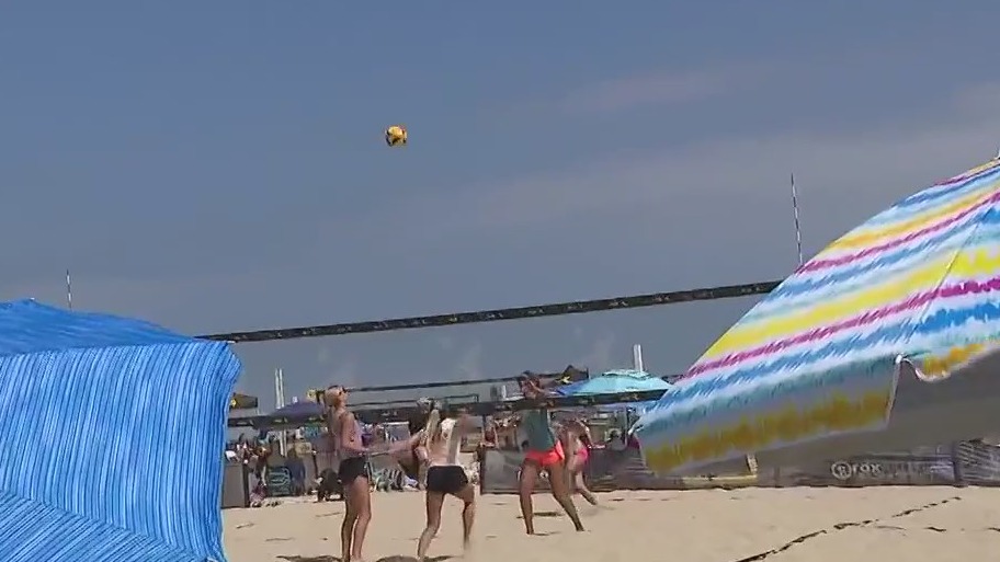 Athletes head to Hermosa Beach for AVP Pro Series