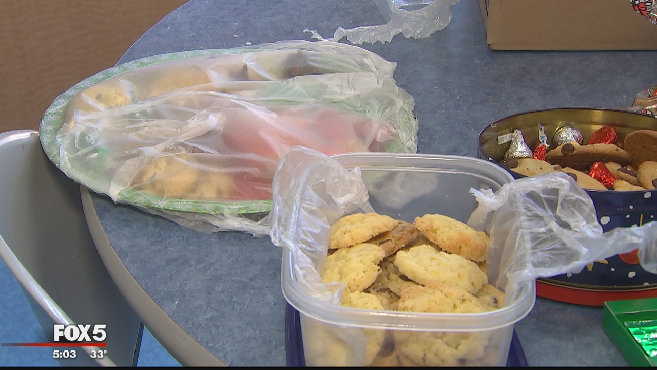 Citizens treat officers working on Christmas to holiday meal