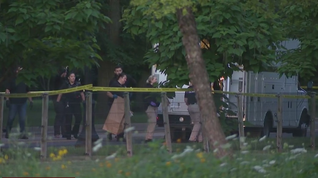 Man found shot to death in Evanston park