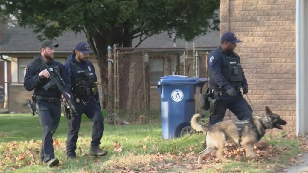 Detroit murder suspect wanted