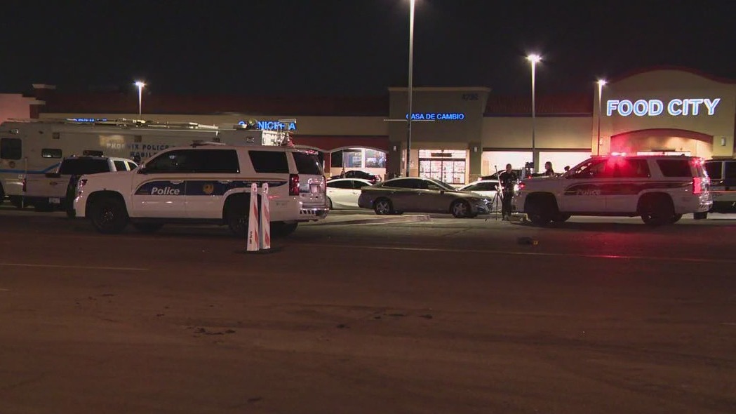 PD: Armed man struck by Phoenix PD officers' car | FOX 10 Phoenix