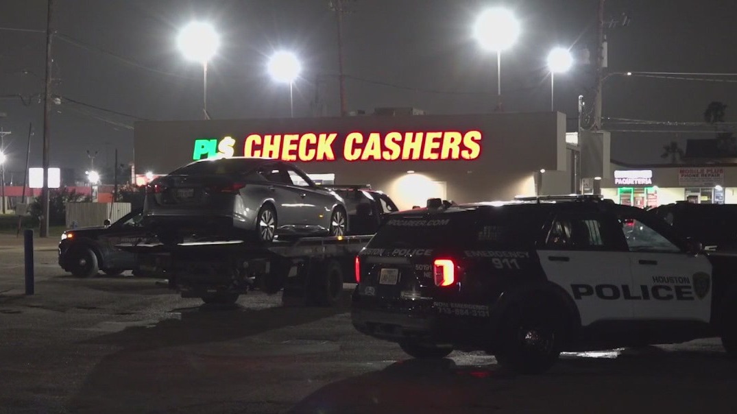 Officer injured by vehicle in east Houston, police say