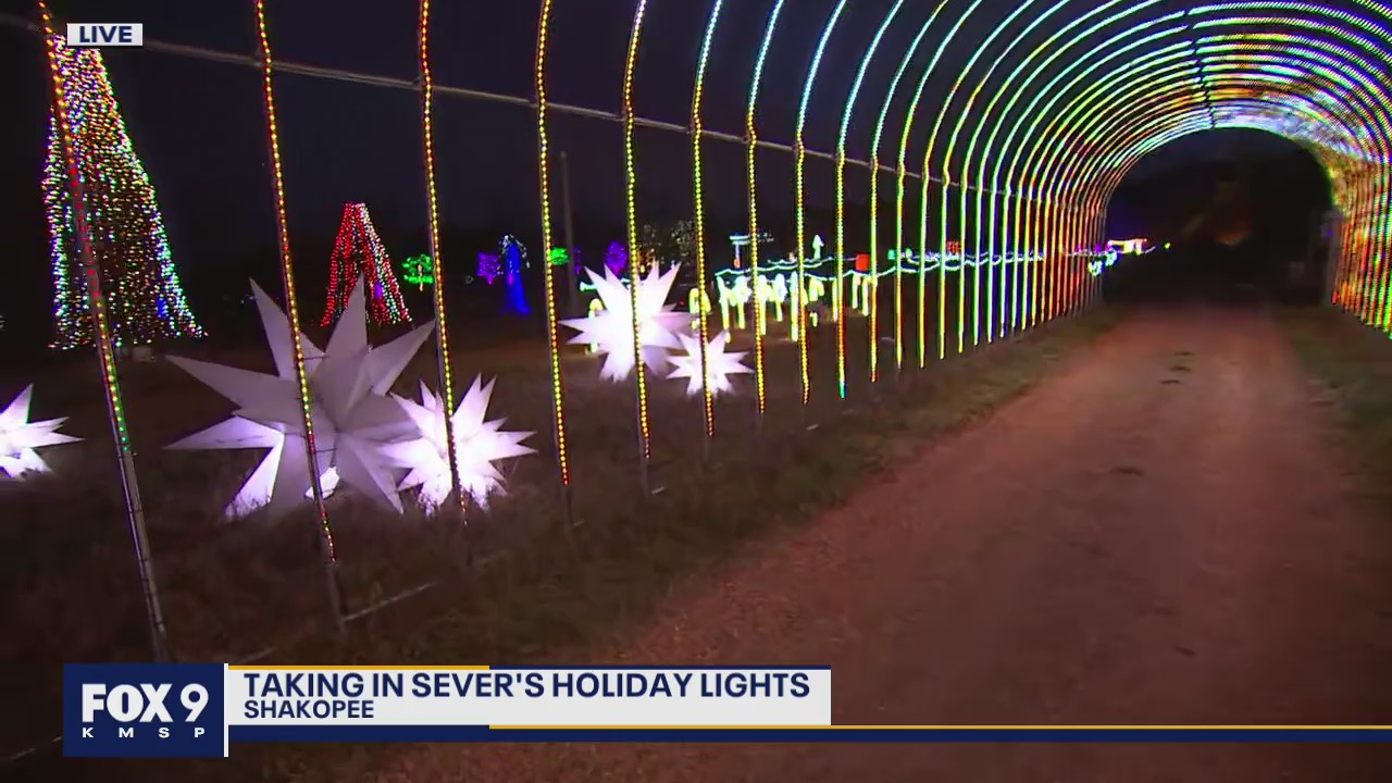 Holiday light shows open for the season
