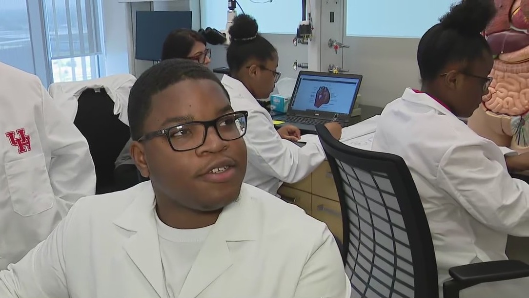 New UH program helps Third Ward students build STEM skills