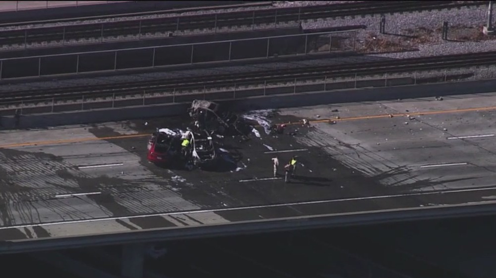 Multi-car crash blocks lanes on Highway 87