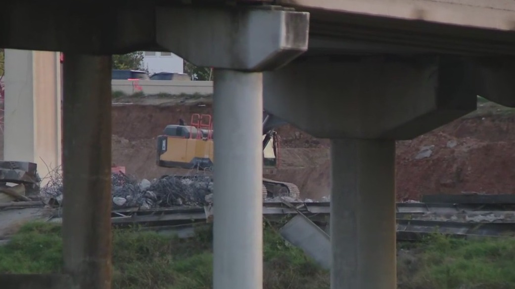 I-10 in Houston shrinks to 2 lanes amid elevation project