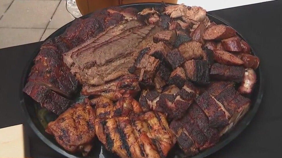 Big Ed’s BBQ brings gameday flavors to Chicago Bears fans