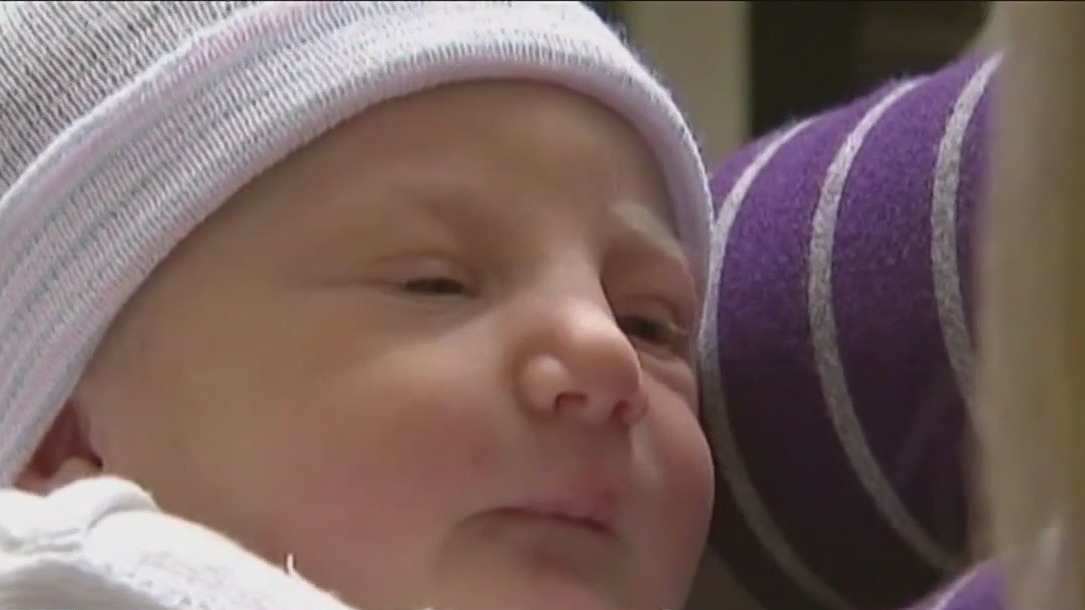 CTU demands Lightfoot follow up on promise of more parental leave for teachers