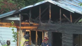 4 people injured in house fire