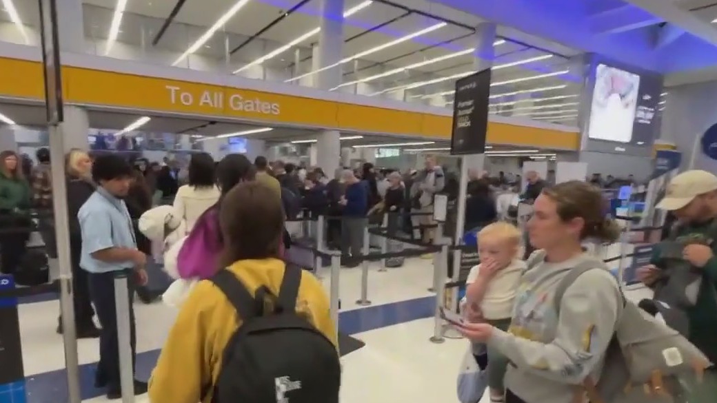 Thanksgiving travelers brace for busy airports and roads