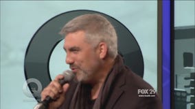 Taylor Hicks Performs On The Q!