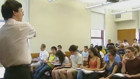 Helping college students manage their budget