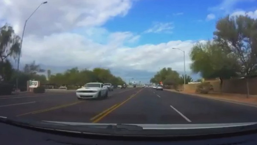 Dash cam captures possible Phoenix road rage suspect | FOX 10 Phoenix