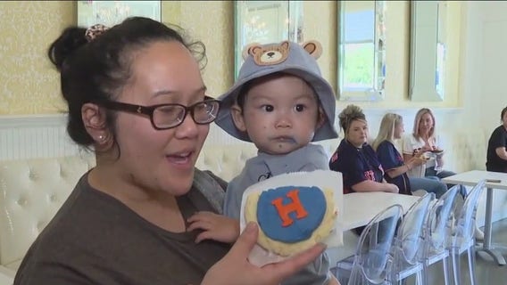 Friendswood bakery making Astros-themed treats