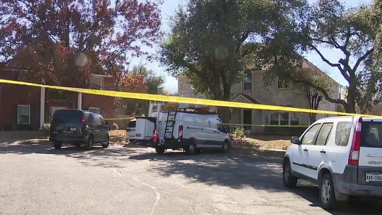 Juvenile in custody after 2 found dead in Williamson Co. home