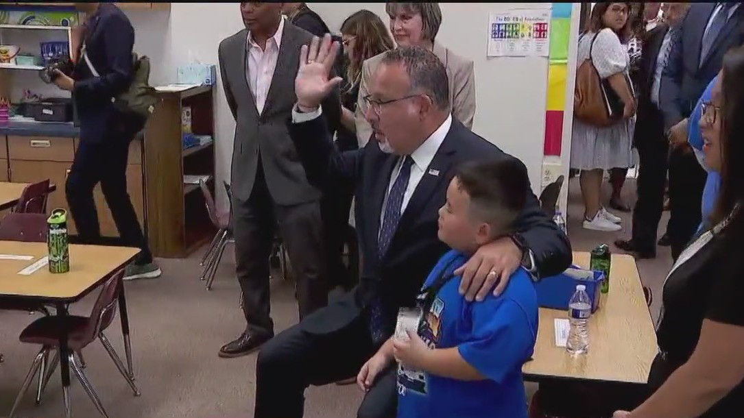 U.S. Education Secretary visits Twin Cities