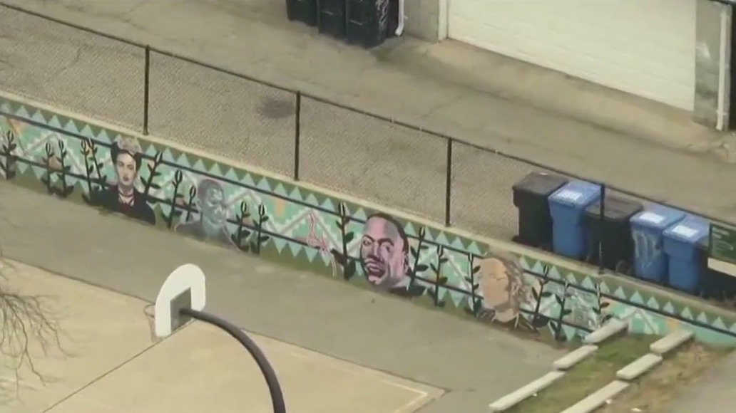 Chicago playground mural celebrates inspirational leaders