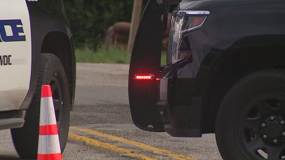 Manhunt after Oconomowoc bank robbery