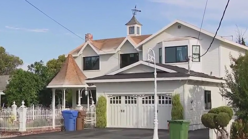 Crazy odds: Lightning starts house fire in Brentwood