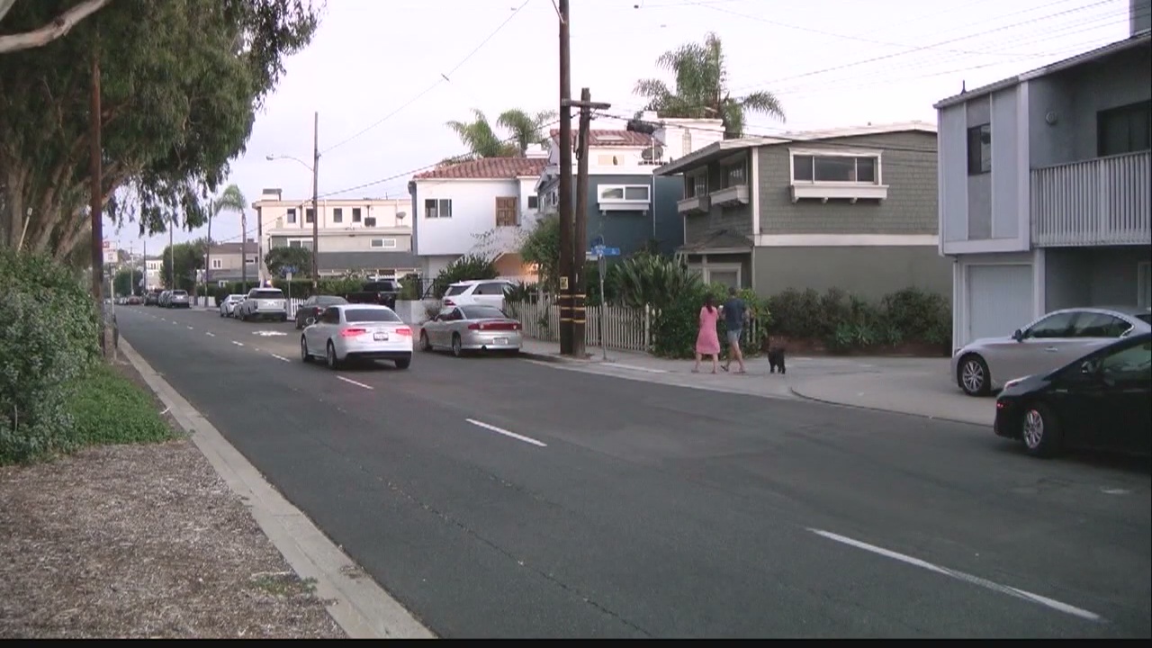 Manhattan Beach Police searching for suspect who reportedly sexually assaulted woman in her home