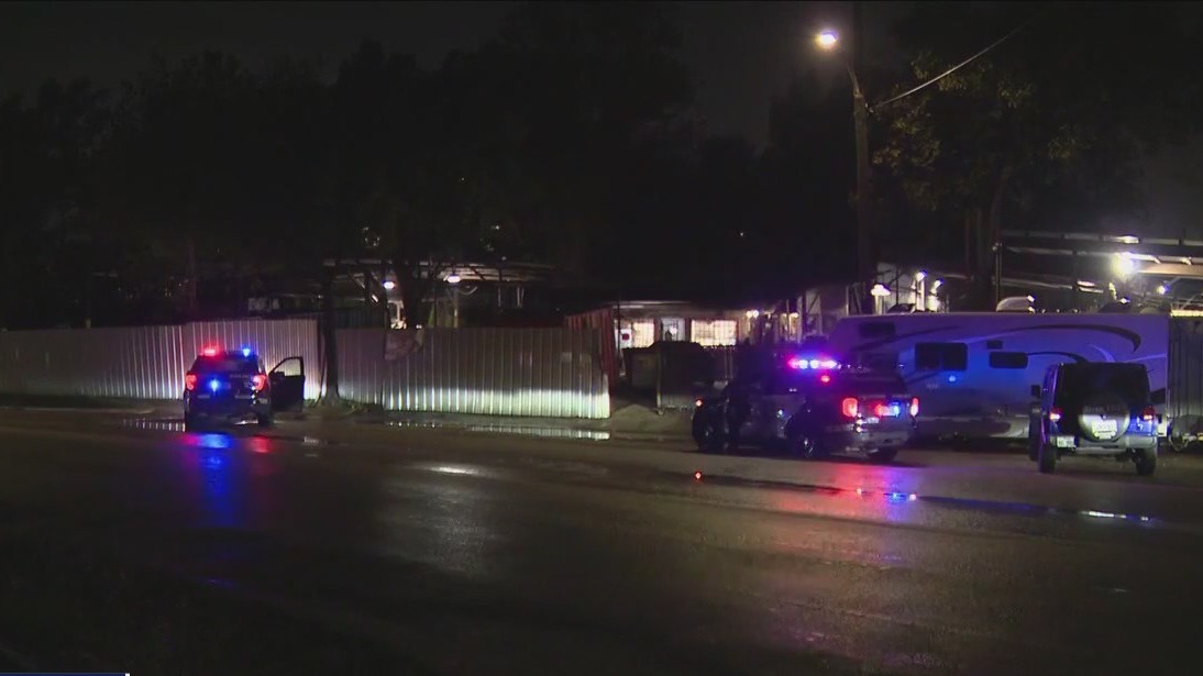 Man shot after attacking guard dog in Houston