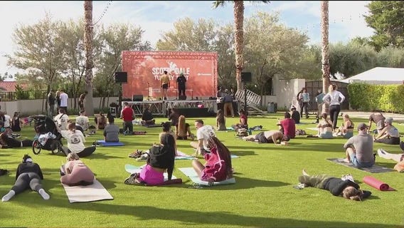 Phoenix-area run clubs host inaugural Thanksgiving wellness event
